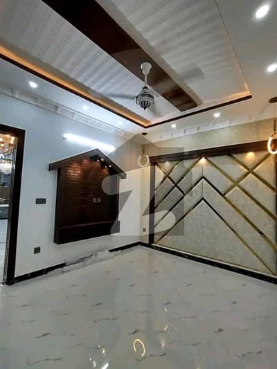 جوہر ٹاؤن فیز 2 جوہر ٹاؤن,لاہور میں 3 کمروں کا 5 مرلہ بالائی پورشن 60.0 ہزار میں کرایہ پر دستیاب ہے۔