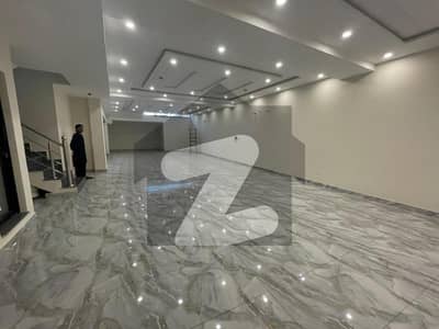 ڈی ایچ اے فیز 8 - کمرشل براڈوے ڈی ایچ اے فیز 8,ڈیفنس (ڈی ایچ اے),لاہور میں 8 مرلہ عمارت 11.0 لاکھ میں کرایہ پر دستیاب ہے۔ ڈی ایچ اے فیز 8 - کمرشل براڈوے ڈی ایچ اے فیز 8,ڈیفنس (ڈی ایچ اے),لاہور میں 8 مرلہ عمارت 11.0 لاکھ میں کرایہ پر دستیاب ہے۔