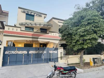 1 Kanal upper portion Located In Sukh Chayn Gardens Is Available For Rent 1 Kanal upper portion Located In Sukh Chayn Gardens Is Available For Rent