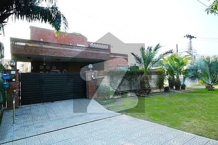 One Kanal Corner Owner Build Top Location House In Phase 4 Near To Goldcrest Mall For Sale One Kanal Corner Owner Build Top Location House In Phase 4 Near To Goldcrest Mall For Sale