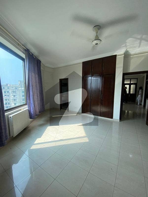 3 Bed Flat For Rent In F11