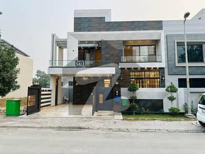 11 Marla Luxury House is Available for Sale in Bahria town Lahore