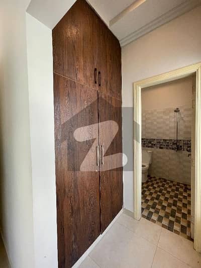 کیوب اپارٹمنٹس بحریہ انکلیو,بحریہ ٹاؤن,اسلام آباد میں 2 کمروں کا 7 مرلہ فلیٹ 1.8 کروڑ میں برائے فروخت۔