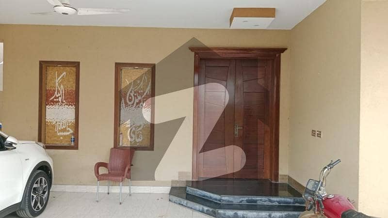 ٹیک ٹاؤن (ٹی این ٹی کالونی) ستیانہ روڈ,فیصل آباد میں 1 کنال مکان 4.85 کروڑ میں برائے فروخت۔ ٹیک ٹاؤن (ٹی این ٹی کالونی) ستیانہ روڈ,فیصل آباد میں 1 کنال مکان 4.85 کروڑ میں برائے فروخت۔