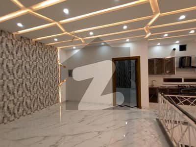 Ideal House Is Available For Sale In Faisalabad