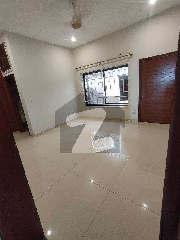 30*60 Full House Available For Rent In G-13