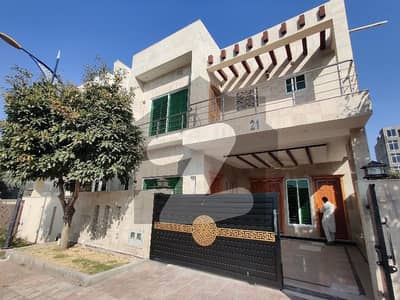 بحریہ انکلیو بحریہ ٹاؤن,اسلام آباد میں 5 کمروں کا 8 مرلہ مکان 95.0 ہزار میں کرایہ پر دستیاب ہے۔