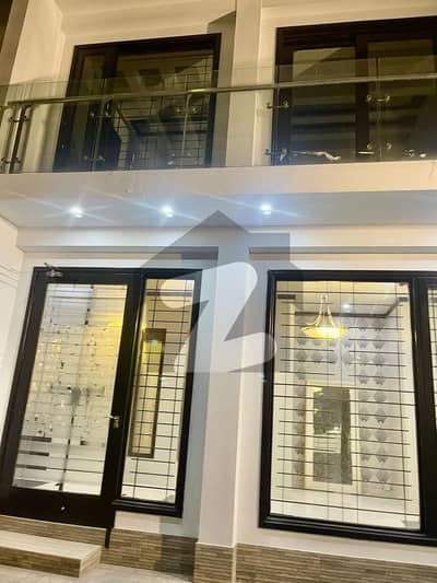 ڈی ایچ اے فیز 7 ڈی ایچ اے ڈیفینس,کراچی میں 7 کمروں کا 1 کنال مکان 21.5 کروڑ میں برائے فروخت۔