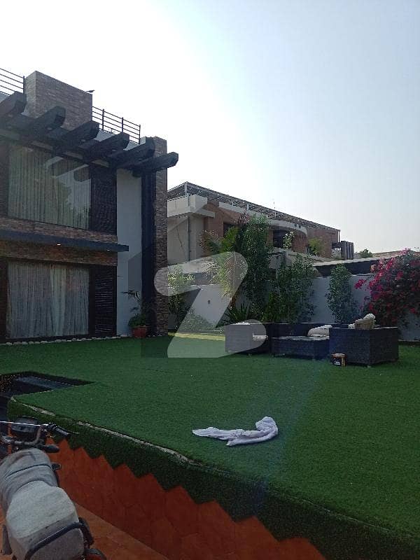 1000 Yards Fully Furnished Bungalow For Rent