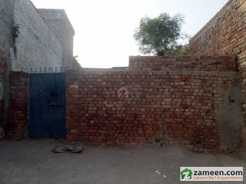 Old Commercial House Is Available For Sale