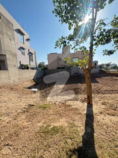 10 Marla Plot For Sale In ParkViewCity Lahore