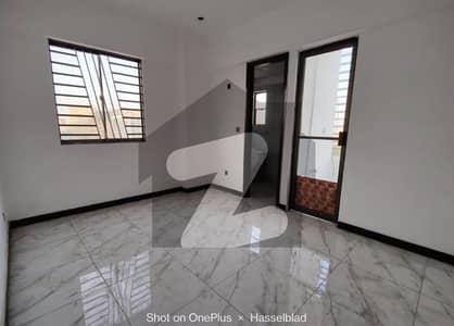 گلستانِِ جوہر ۔ بلاک 14 گلستانِ جوہر,کراچی میں 3 کمروں کا 7 مرلہ فلیٹ 2.09 کروڑ میں برائے فروخت۔