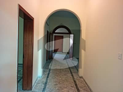 LOWER PORTION LOCKED. ! 1 KANAL INDEPENDENT UPPER PORTION FOR RENT IN JOHAR TOWN