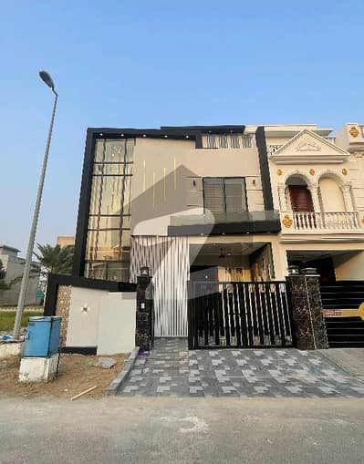 سٹی ہاؤسنگ سوسائٹی گوجرانوالہ میں 4 کمروں کا 5 مرلہ مکان 2.15 کروڑ میں برائے فروخت۔