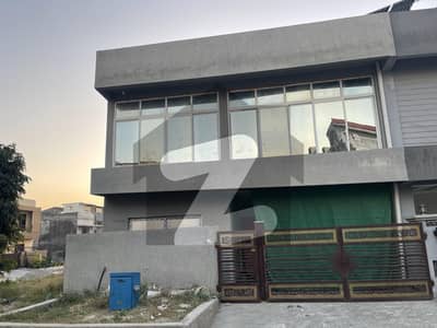 ایم پی سی ایچ ایس - بلاک سی 1 ایم پی سی ایچ ایس ۔ ملٹی گارڈنز,بی ۔ 17,اسلام آباد میں 4 کمروں کا 7 مرلہ مکان 2.6 کروڑ میں برائے فروخت۔ ایم پی سی ایچ ایس - بلاک سی 1 ایم پی سی ایچ ایس ۔ ملٹی گارڈنز,بی ۔ 17,اسلام آباد میں 4 کمروں کا 7 مرلہ مکان 2.6 کروڑ میں برائے فروخت۔