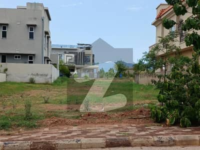 1 Kanal Possession Able Plot Available For Sale Just 30 Second Drive From The Main Gate 1 Kanal Possession Able Plot Available For Sale Just 30 Second Drive From The Main Gate