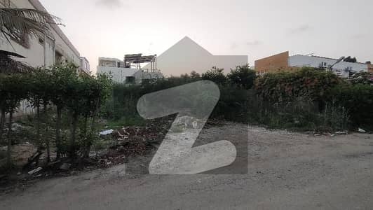 Prime 550 Yards Park-Facing Plot For Sale In Clifton Block 5