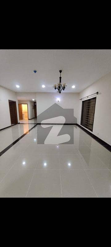 عسکری 5 ۔ سیکٹر جے عسکری 5,ملیر کنٹونمنٹ,کینٹ,کراچی میں 3 کمروں کا 11 مرلہ فلیٹ 4.05 کروڑ میں برائے فروخت۔