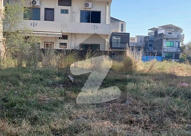 Stunning 1800 Square Feet Residential Plot In G-15/2 Available Stunning 1800 Square Feet Residential Plot In G-15/2 Available