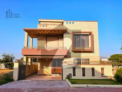 بحریہ ٹاؤن فیز 8 بحریہ ٹاؤن راولپنڈی,راولپنڈی میں 5 کمروں کا 11 مرلہ مکان 3.5 کروڑ میں برائے فروخت۔ بحریہ ٹاؤن فیز 8 بحریہ ٹاؤن راولپنڈی,راولپنڈی میں 5 کمروں کا 11 مرلہ مکان 3.5 کروڑ میں برائے فروخت۔