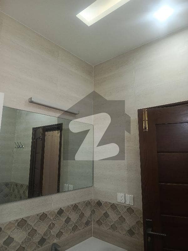 ڈی ایچ اے فیز 8 ڈیفنس (ڈی ایچ اے),لاہور میں 3 کمروں کا 1 کنال بالائی پورشن 1.1 لاکھ میں کرایہ پر دستیاب ہے۔ ڈی ایچ اے فیز 8 ڈیفنس (ڈی ایچ اے),لاہور میں 3 کمروں کا 1 کنال بالائی پورشن 1.1 لاکھ میں کرایہ پر دستیاب ہے۔