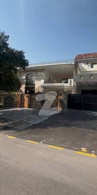 F-11 Neat And Clean House Available For Sale Beautiful Location