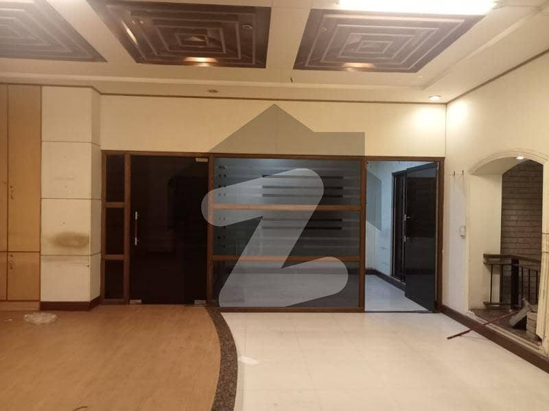 COMMERCIAL BUILDING FOR SALE MALL ROAD UPPER MALL