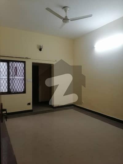 چکلالہ سکیم 3 چکلالہ سکیم,راولپنڈی میں 5 کمروں کا 8 مرلہ مکان 85.0 ہزار میں کرایہ پر دستیاب ہے۔