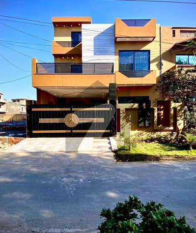 LOOKING FOR THE SUPERB LOCATION 10 MARLA HOUSE AVAILABLE FOR SALE IN UET HOUSING SOCIETY