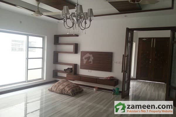 Double Story 10 Marla House For Rent In DHA