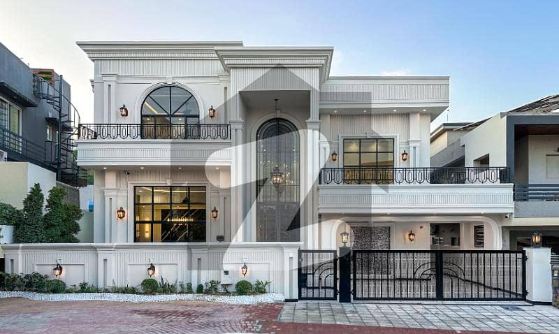 Neo Classical 17 Marla Dead End Corner House For Sale Neo Classical 17 Marla Dead End Corner House For Sale