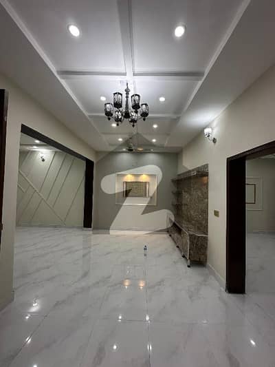 5 Marla Beautiful House On( 40fit Road Wide Road) Construct With A+ Material. . . For Sale 5 Marla Beautiful House On( 40fit Road Wide Road) Construct With A+ Material. . . For Sale