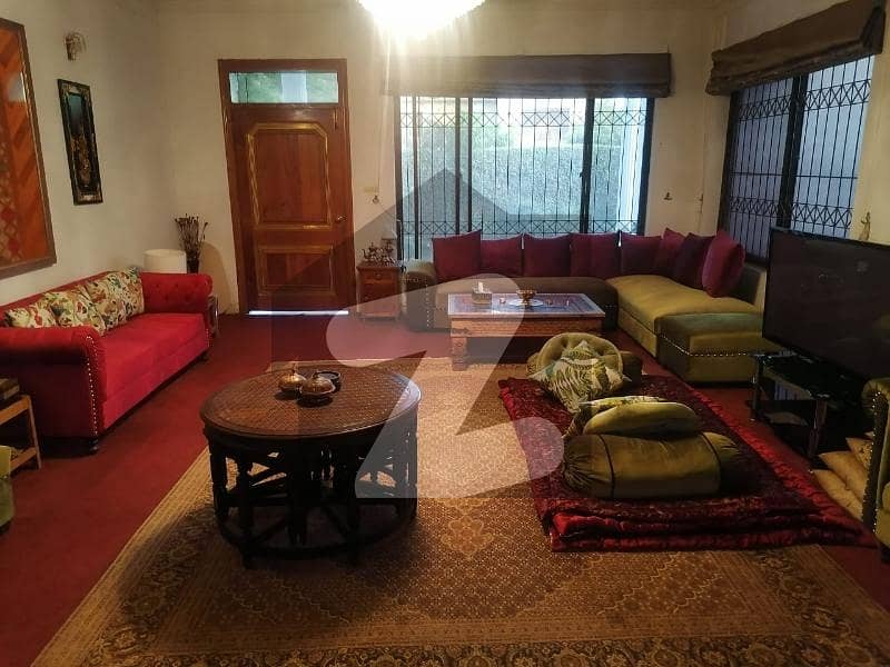 F-10 Beautiful Stylish Houses Very Reasonable Rent More F-10 Beautiful Stylish Houses Very Reasonable Rent More