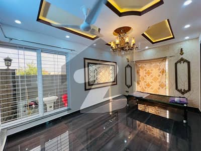 کینال گارڈن ۔ بلاک ای کینال گارڈن,لاہور میں 4 کمروں کا 3 مرلہ مکان 1.35 کروڑ میں برائے فروخت۔