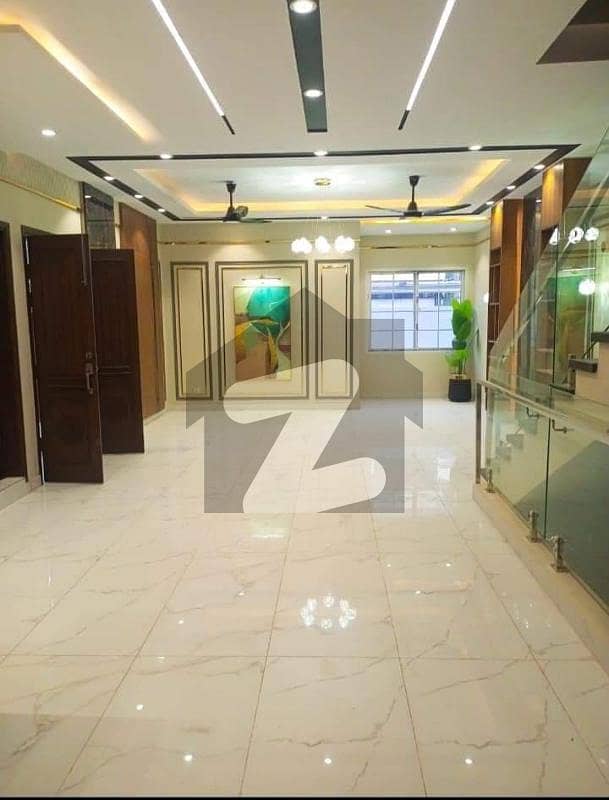 KHAYABAN E BADAR STREET BUNGALOW FOR SALE