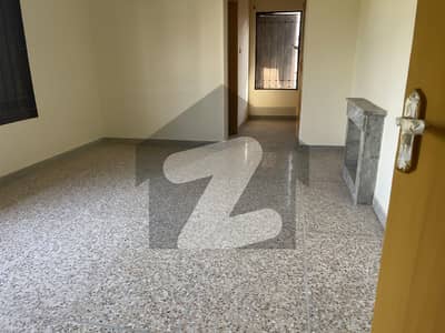 F-10 Double Storey House 4 Bedrooms 2 Kitchen For Rent