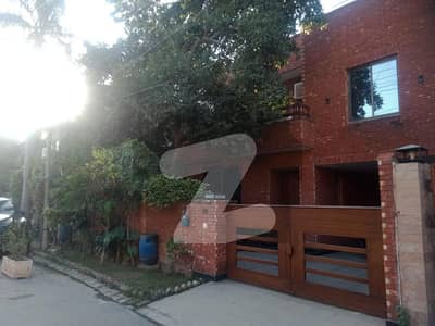 9 MARLA RED BRICK Designed Owner Builed IN EDEN COTTEGE
