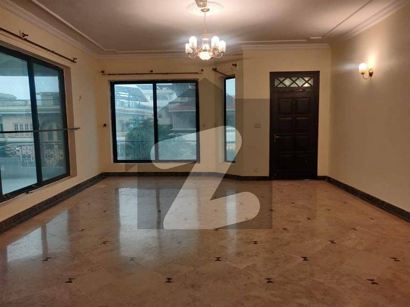 Elegant 4 Beds Upper Portion In Prime Location