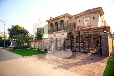 ڈی ایچ اے فیز 6 ڈیفنس (ڈی ایچ اے),لاہور میں 5 کمروں کا 1 کنال مکان 11.8 کروڑ میں برائے فروخت۔