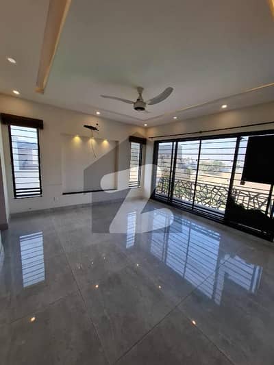 1 Kanal Upper Portion Near To Main Boulevard Available For Rent In Lake City Sector M-3 1 Kanal Upper Portion Near To Main Boulevard Available For Rent In Lake City Sector M-3