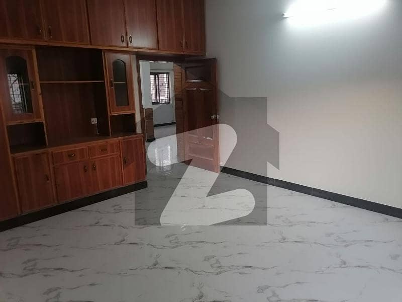 F-11 EXCELLENT UPPER PORTION 4BEDS TILED FLOOR SEPARATE GATE