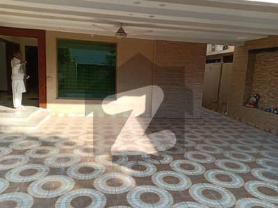 Prime Location House Spread Over 20 Marla In Izmir Town Available