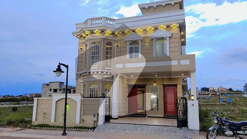 ڈی ایچ اے ڈیفینس فیز 2 ڈی ایچ اے ڈیفینس,اسلام آباد میں 5 کمروں کا 10 مرلہ مکان 5.25 کروڑ میں برائے فروخت۔ ڈی ایچ اے ڈیفینس فیز 2 ڈی ایچ اے ڈیفینس,اسلام آباد میں 5 کمروں کا 10 مرلہ مکان 5.25 کروڑ میں برائے فروخت۔