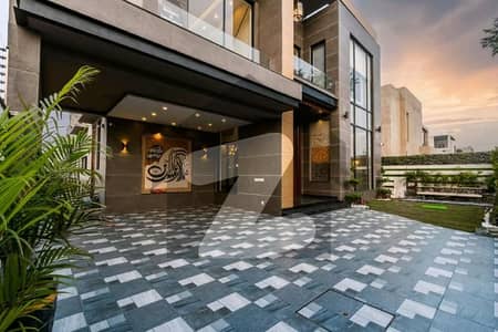 10 MARLA SUMPTUOUS HOUSE FOR SALE IN DHA PHASE 7