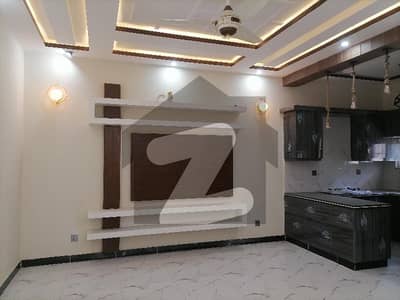 Get An Attractive House In Green City Under Rs. 26000000