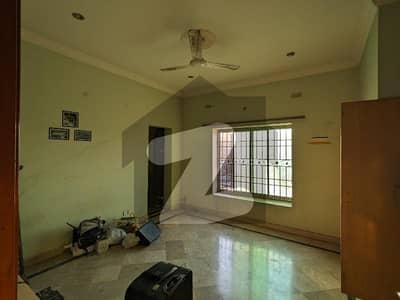 1 Kanal Upper Portion For Rent