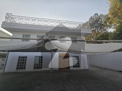 ایف ۔ 6 اسلام آباد میں 10 کمروں کا 2 کنال مکان 27.5 لاکھ میں کرایہ پر دستیاب ہے۔
