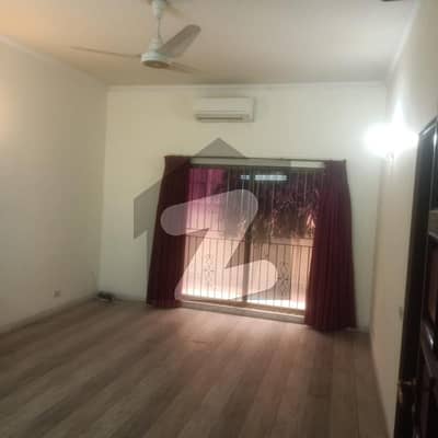 ڈی ایچ اے فیز 1 - بلاک ڈی فیز 1,ڈیفنس (ڈی ایچ اے),لاہور میں 3 کمروں کا 2 کنال زیریں پورشن 1.65 لاکھ میں کرایہ پر دستیاب ہے۔