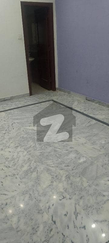 میسرائل روڈ راولپنڈی میں 5 کمروں کا 6 مرلہ مکان 75.0 ہزار میں کرایہ پر دستیاب ہے۔