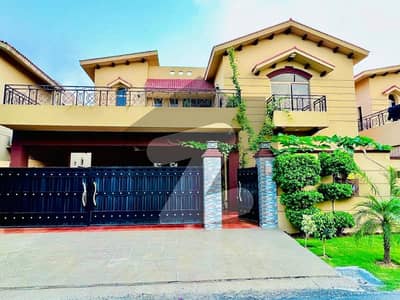 17 Marla Ideal Location Brigadier House Available For Rent In Askari 10 Sector-F Lahore Cantt